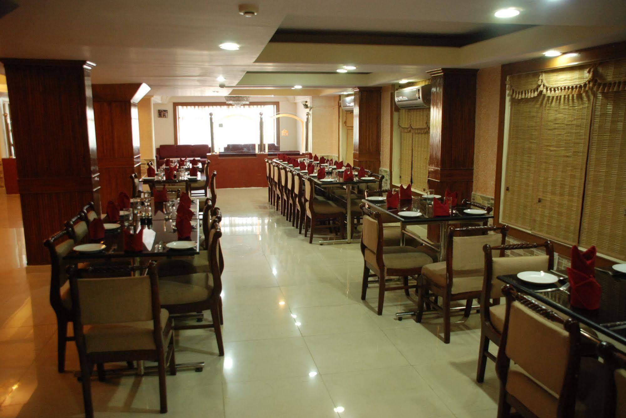 Hotel Ganga Ratan Агра Экстерьер фото