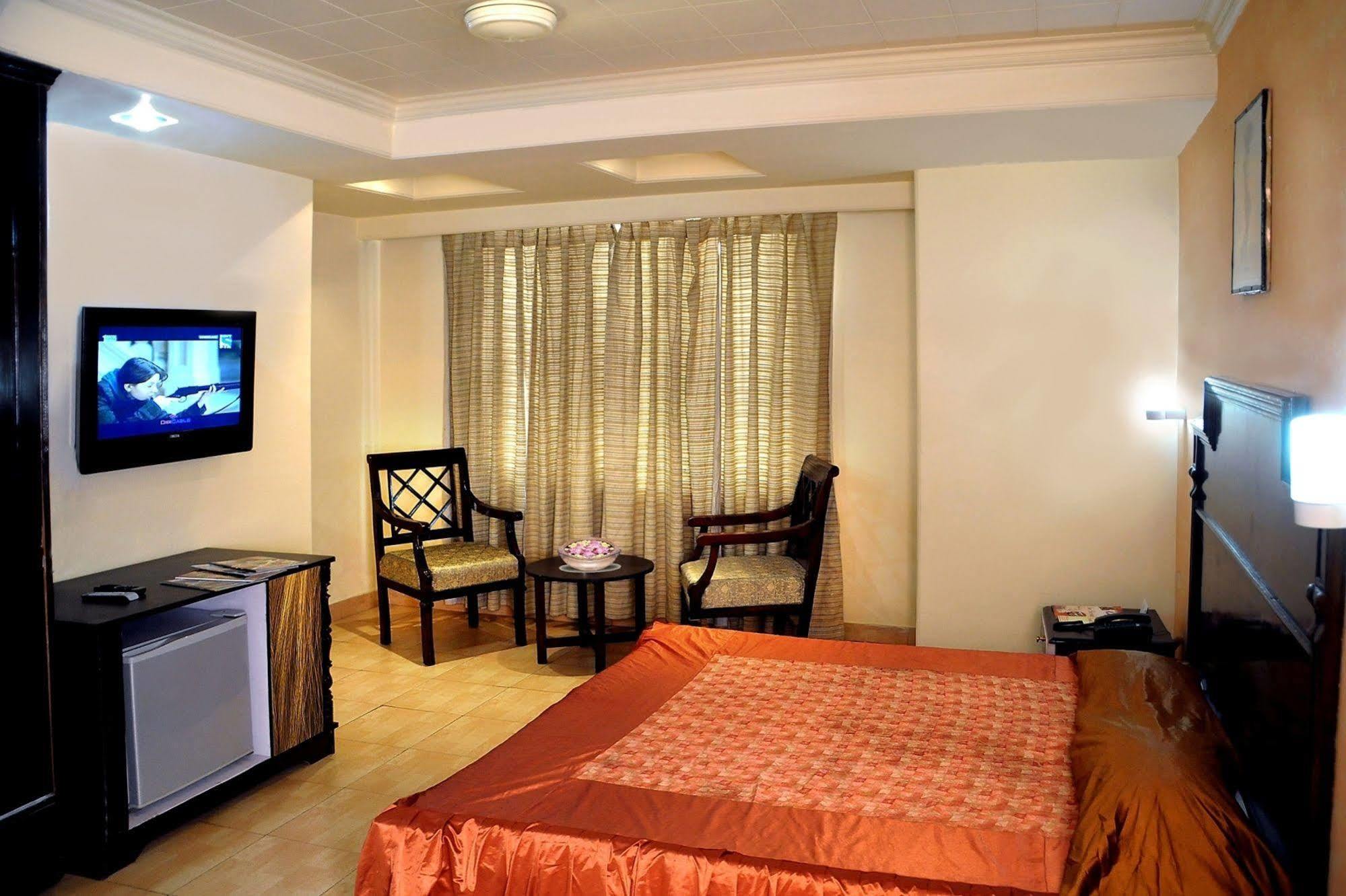 Hotel Ganga Ratan Агра Экстерьер фото